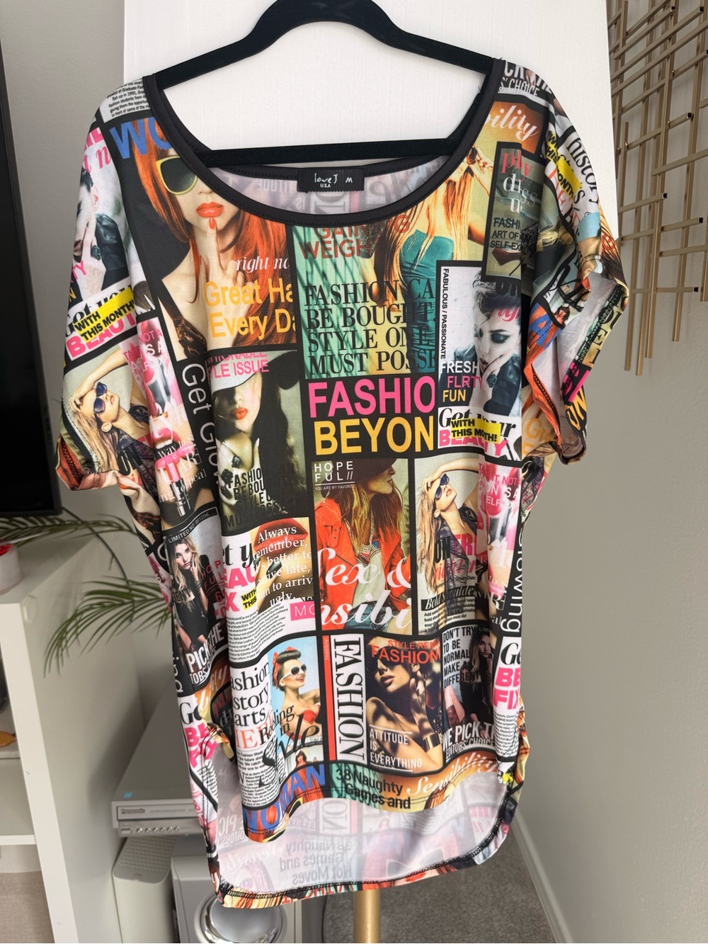 love J Multicolor Magazine-Print Short Sleeve Tee